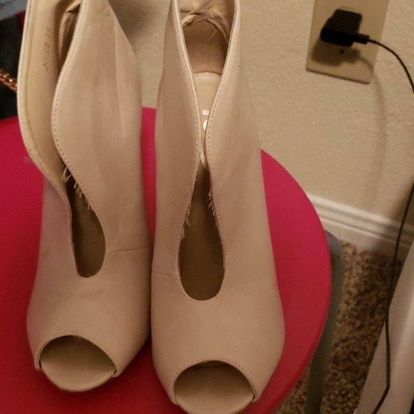 White open toe, open top heels - Picture 1 of 3